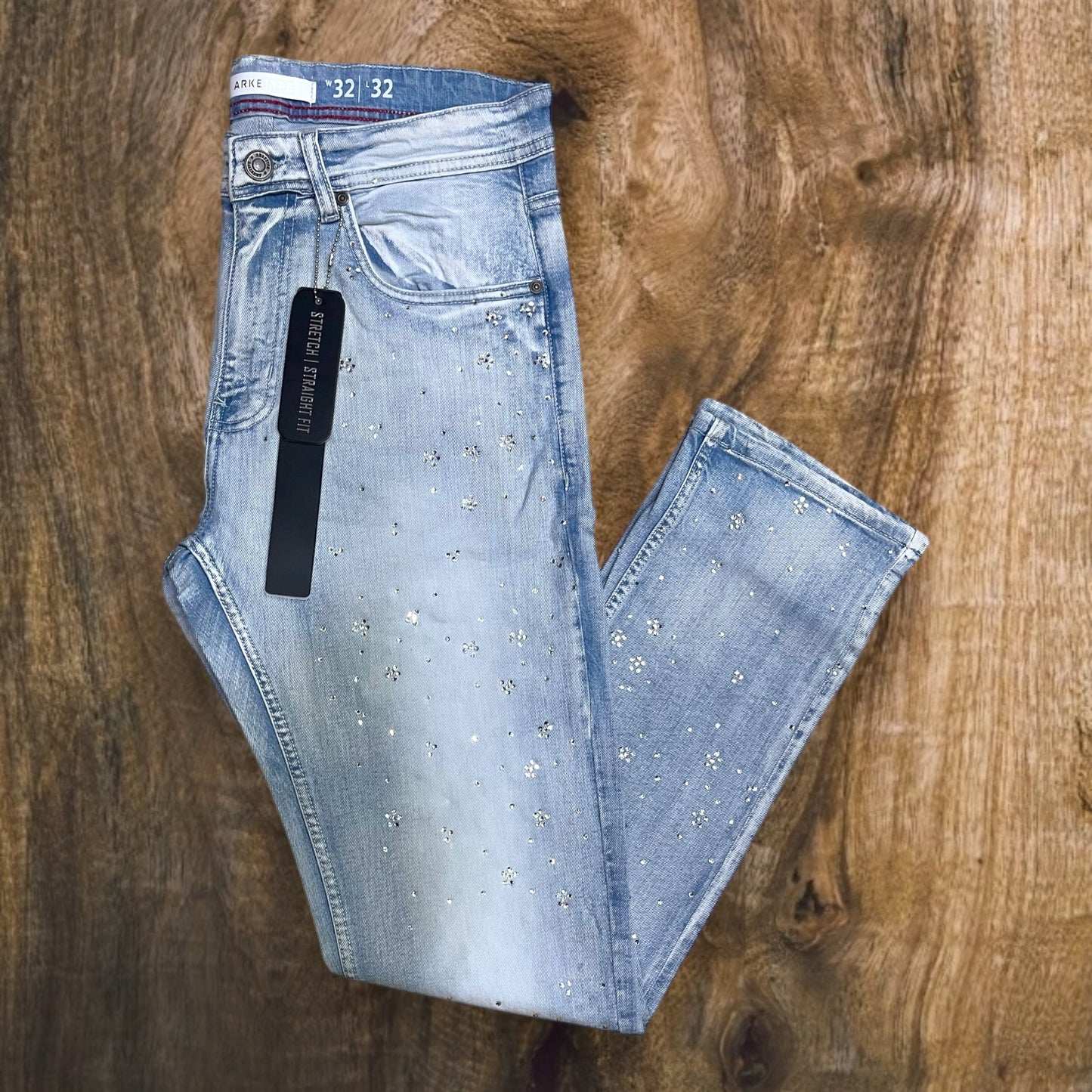 P546 - Floral Pattern W/ All Over Rhinestone Straight-Fit Stretch Jeans