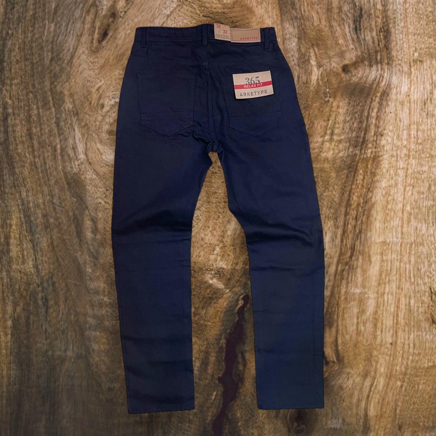 PC01 - Basic Whisker Relaxed-Fit Jeans