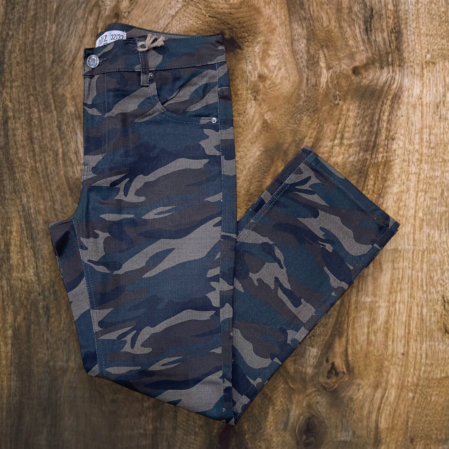 DP720 - Basic Color Denim Relaxed-Fit Jeans