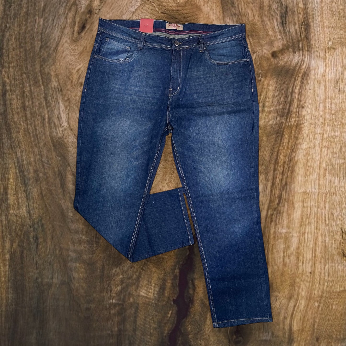 PC01 - Basic Whisker Relaxed-Fit Jeans