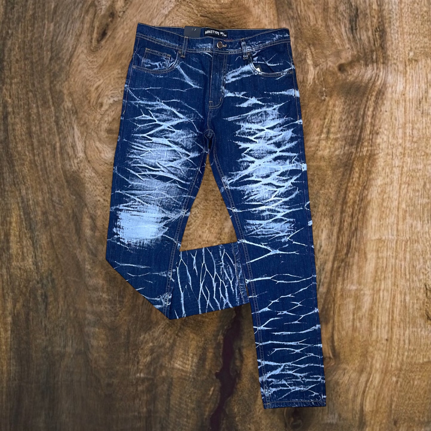 P17 - Crinkle Wash Straight-Fit Jeans