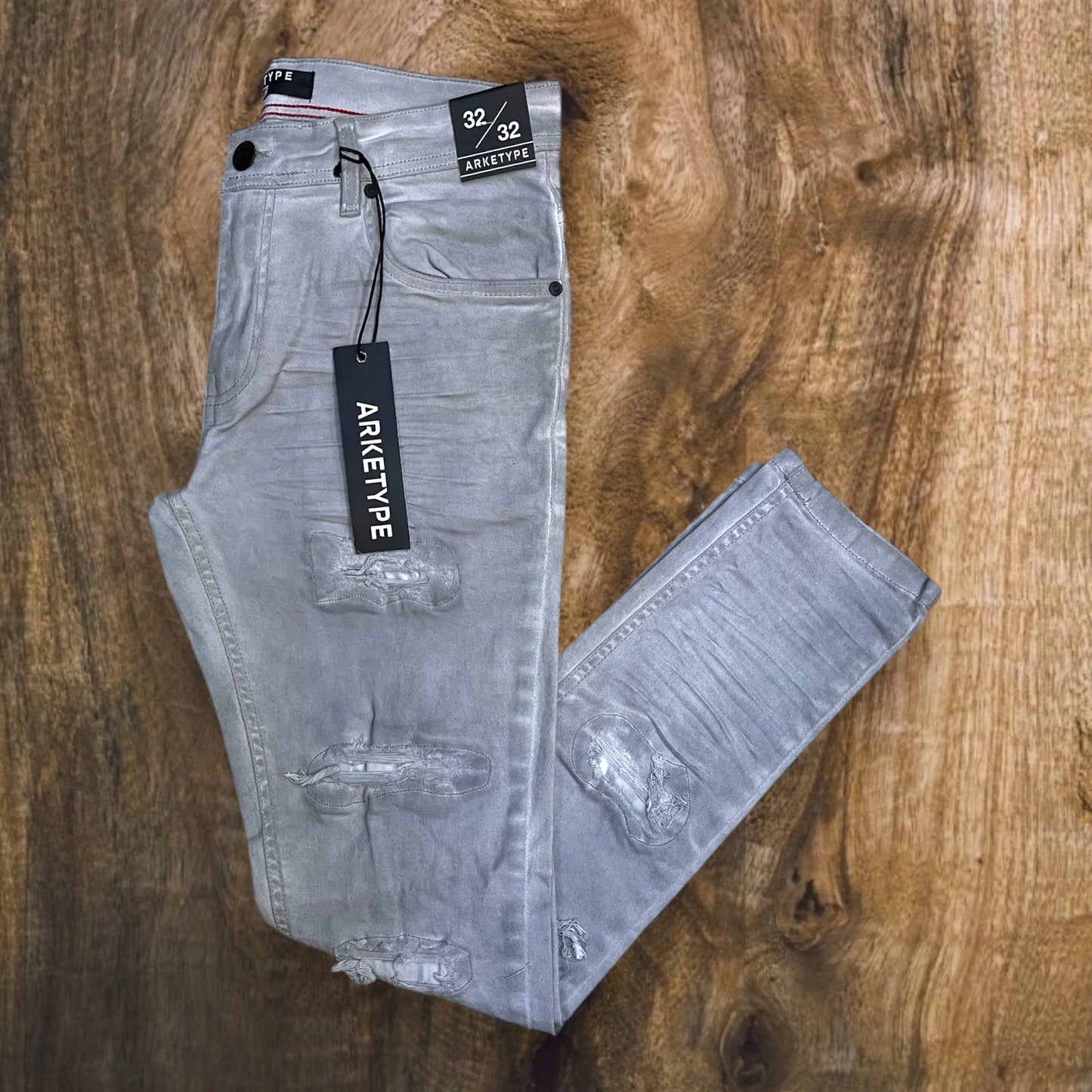 P424 - Oil-Wash Ripped Slim-Fit Stretch Jeans