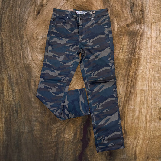 DP720 - Basic Color Denim Relaxed-Fit Jeans