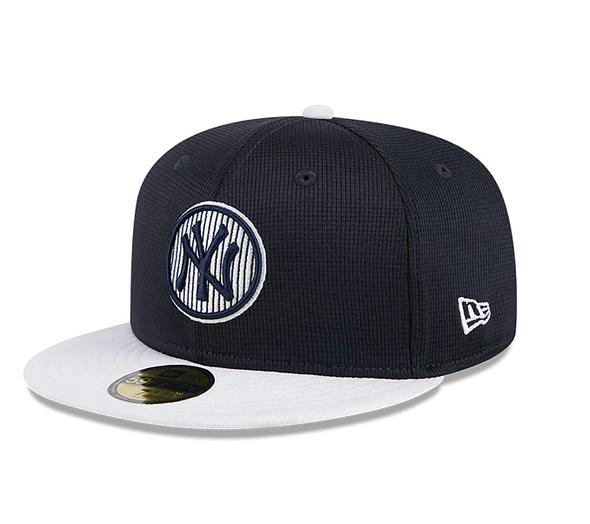 NEW ERA New York Yankees 59FIFTY fitted hat in navy blue with a white brim.
