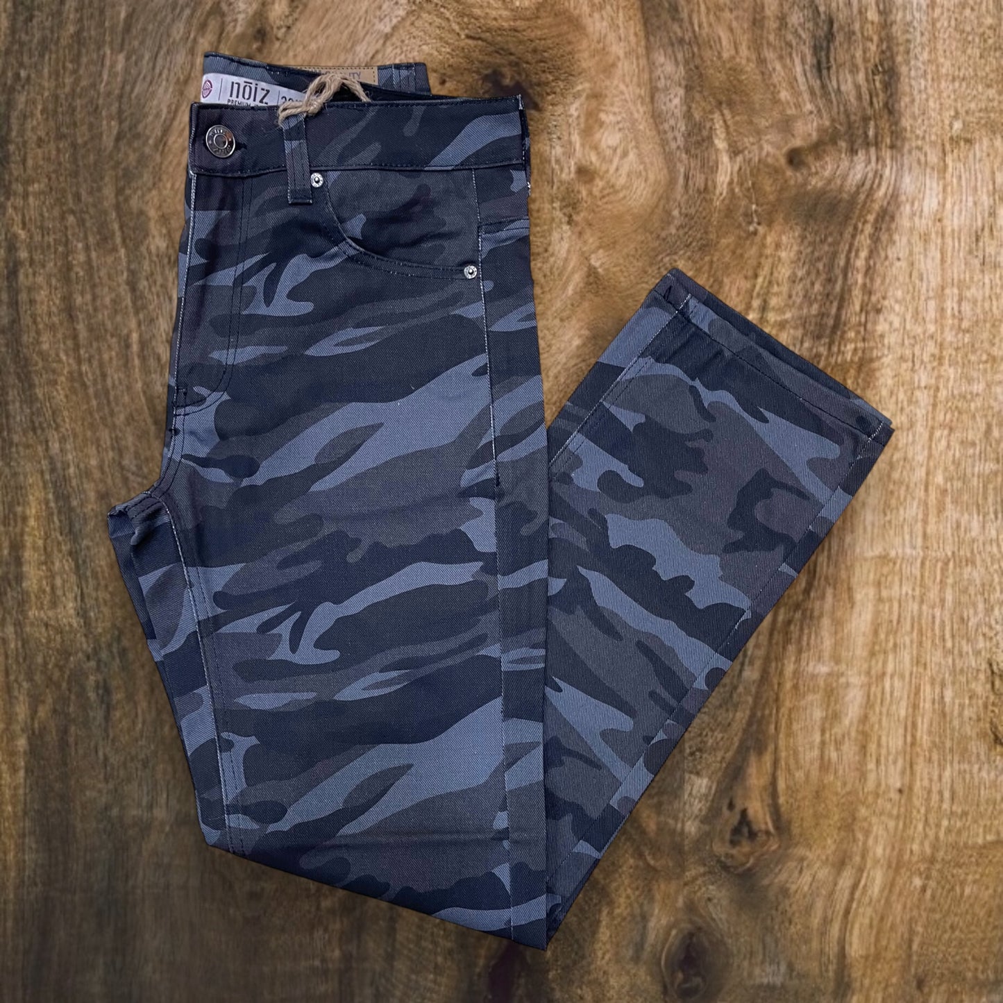 DP720 - Basic Color Denim Relaxed-Fit Jeans