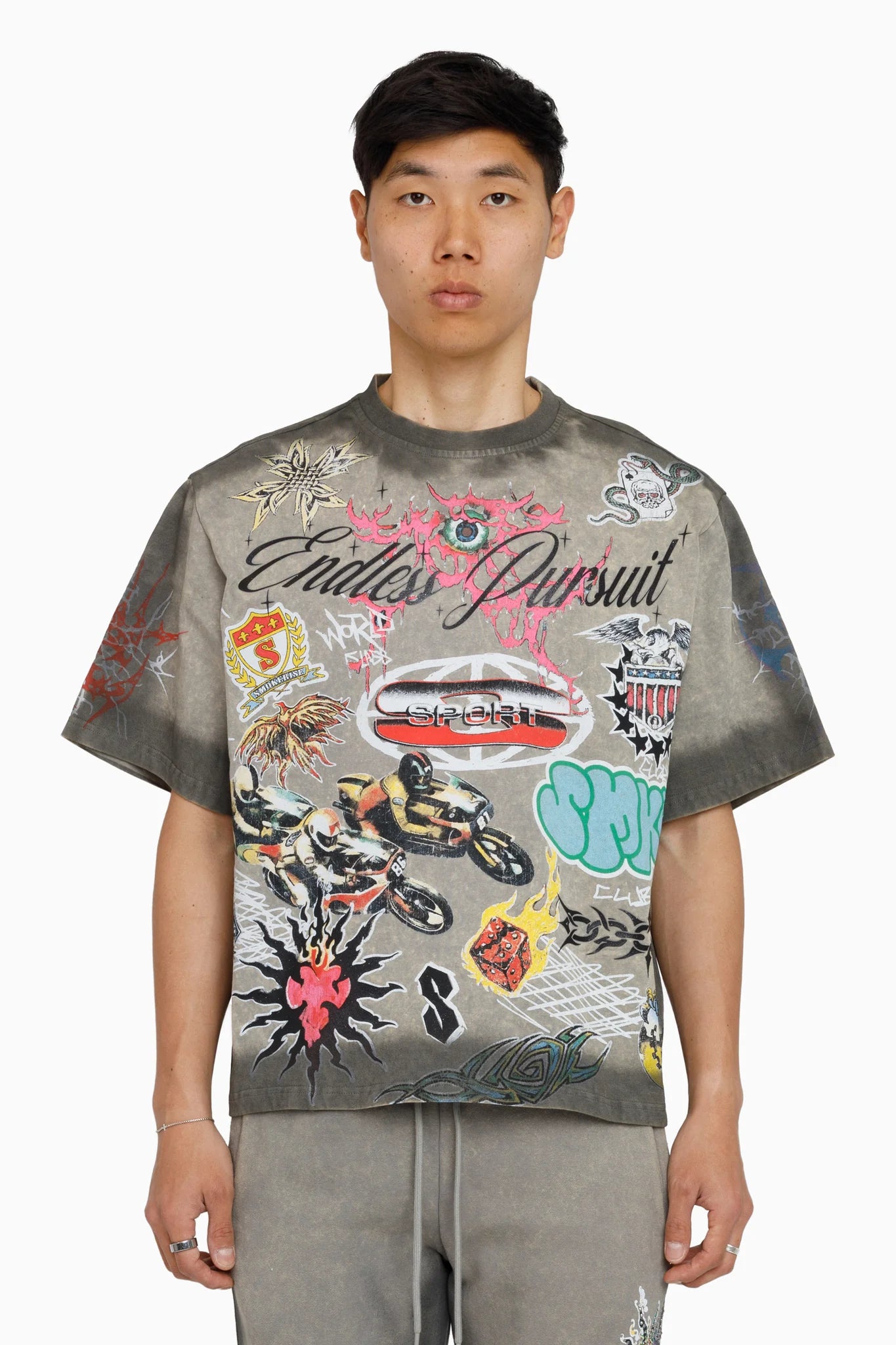 WH-KT26F542 - Endless Pursuit Boxy Graphic T-Shirt