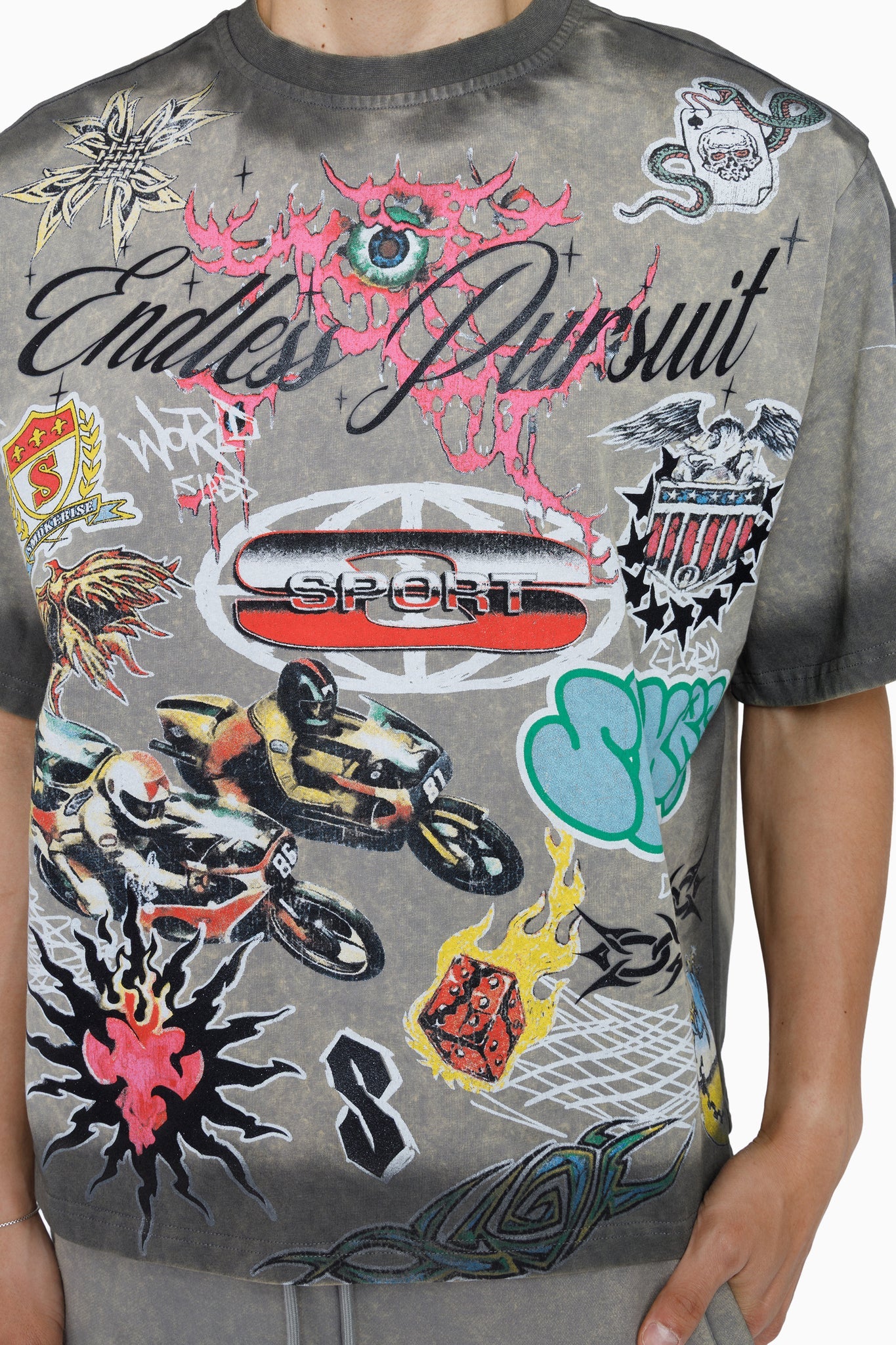 WH-KT26F542 - Endless Pursuit Boxy Graphic T-Shirt