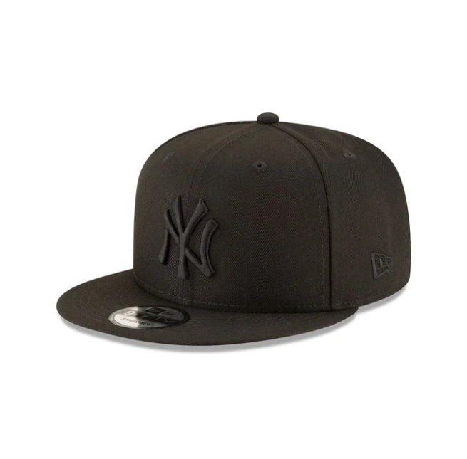 11591026 - New York Yankees Basic Black on Black 9FIFTY Snapback