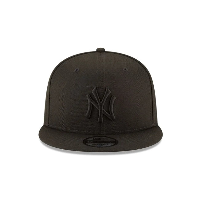 11591026 - New York Yankees Basic Black on Black 9FIFTY Snapback