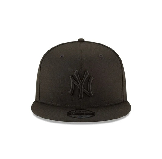 11591026 - New York Yankees Basic Black on Black 9FIFTY Snapback