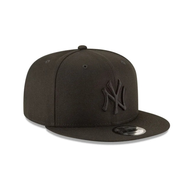 11591026 - New York Yankees Basic Black on Black 9FIFTY Snapback