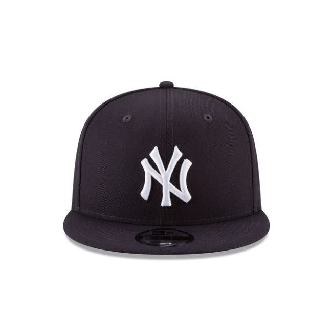 NEW ERA New York Yankees basic 9FIFTY snapback hat in black with white logo
