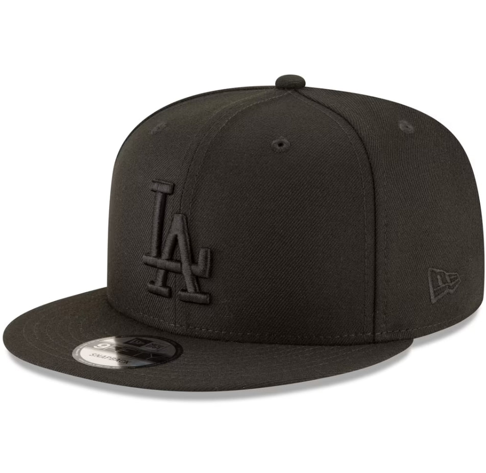 Black NEW ERA Los Angeles Dodgers 9FIFTY snapback adjustable hat with embroidered LA logo.