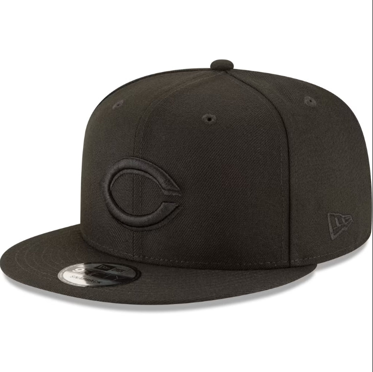 11591067 - Cincinnati Reds Black on Black 9FIFTY Team Snapback