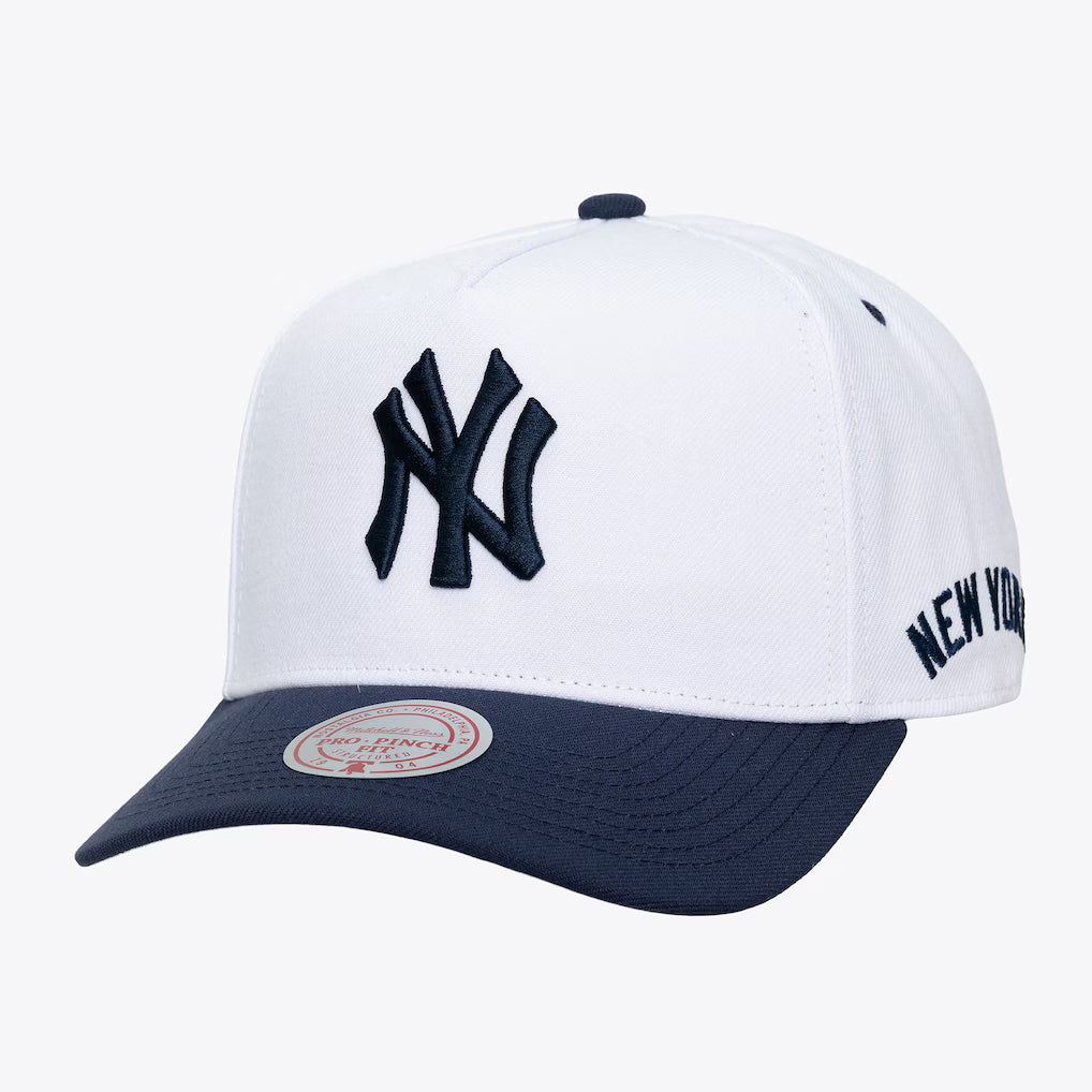 HP16470 - New York Yankees Legendary Home Pro Pinch Snapback Hat